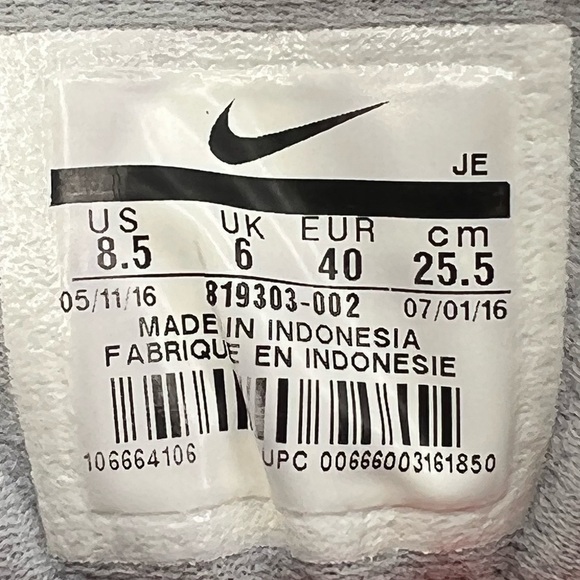 Nike Revolution 3 Gray Running Low Top Lace Up Sneakers Size 8.5 Women's - Picture 4 of 9